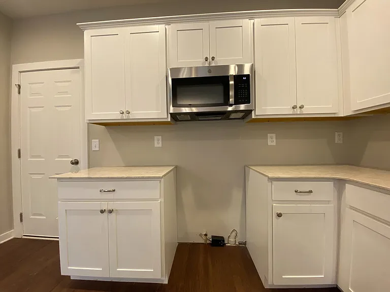 7950 Saint James Dr — Photo 6