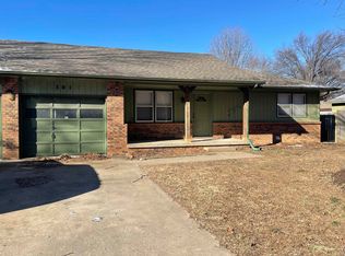 301 S Brookwood Dr, Derby, KS 67037