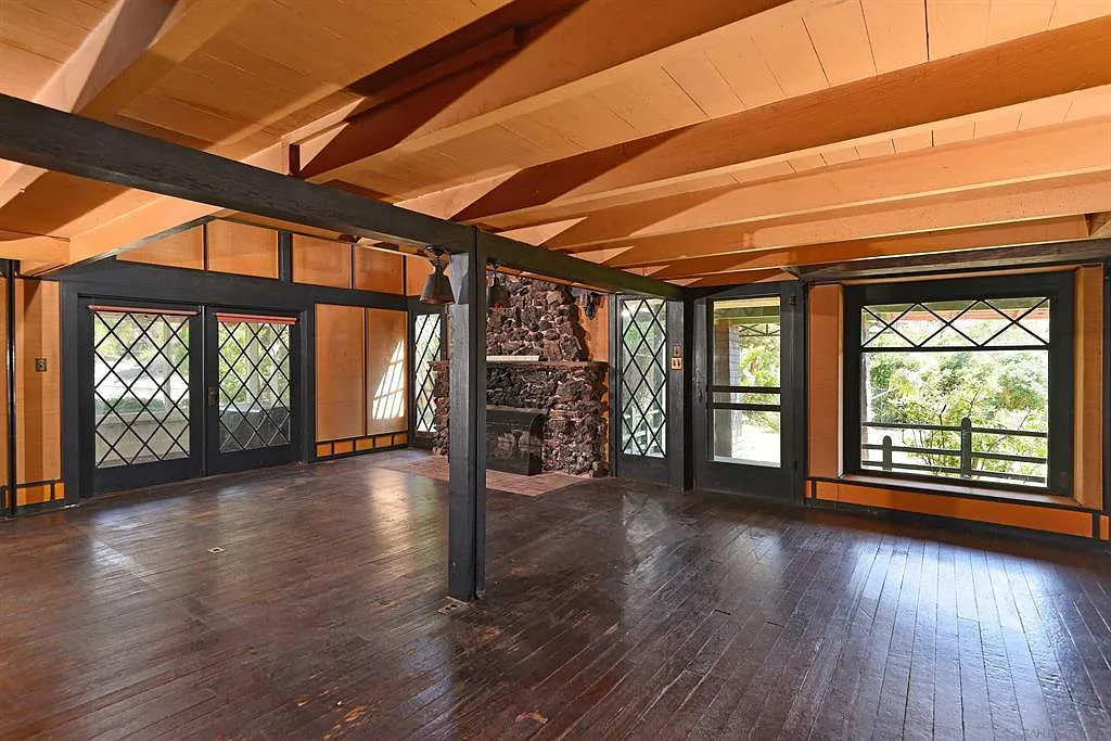 Building Photo - 1428 Soledad Ave