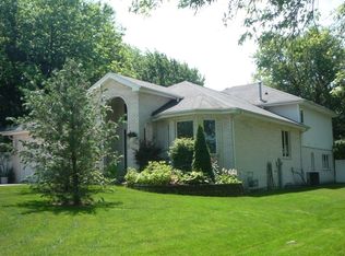 125 W 55th St, Westmont, IL