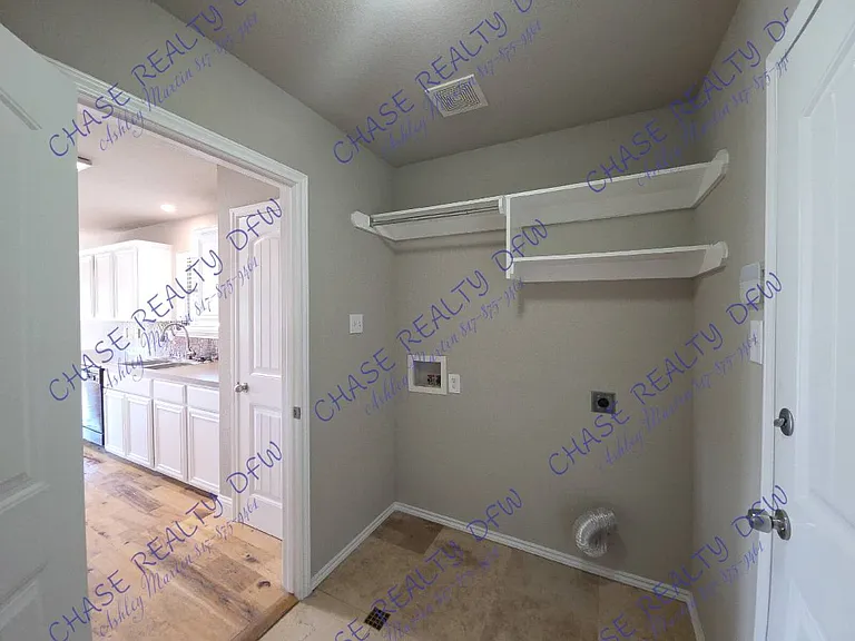 10929 Hawks Landing Rd — Photo 6