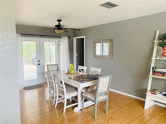 5th image of 1321 Columbian Dr