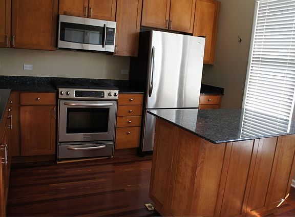 4th image of 1000 N Crosby St