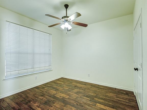 5th image of 506 Spring Dr