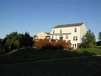 2nd image of 826 Hawthorne Hill Dr
