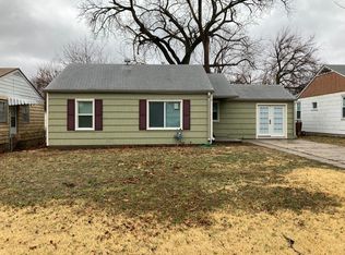 531 W Spruce St, Junction City, KS 66441