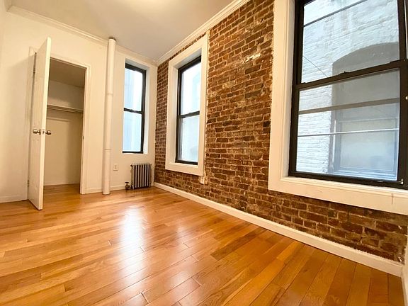 4th image of 221 E 28th St #10