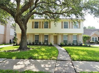 204 Woodcombe Dr, Houston, TX 77062