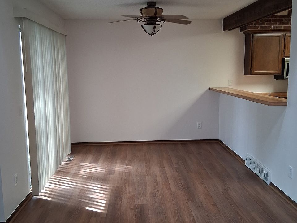 1st image of 2921 W Long Dr APT B