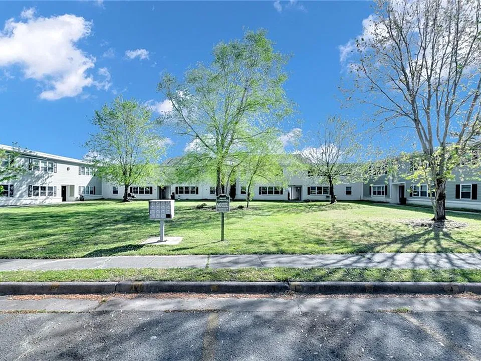 642 Dresden Dr