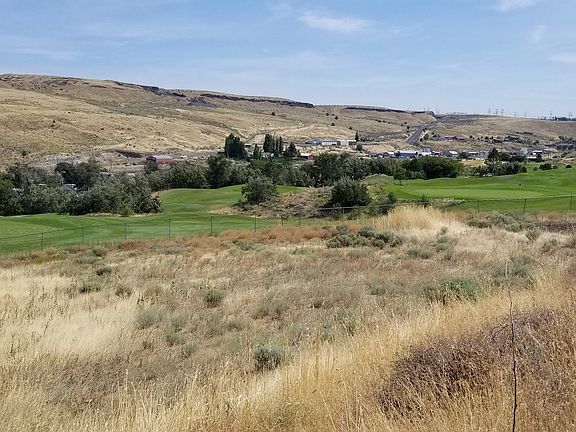 2nd image of 1225 Fairway Loop