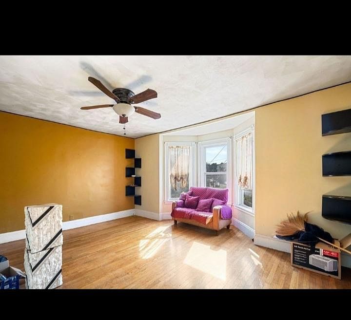 2nd image of 29 Woodville St #2