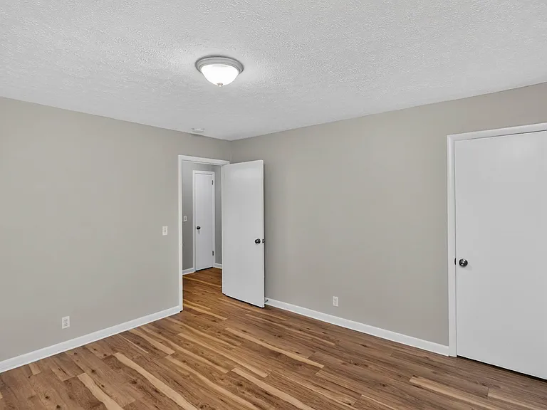 2303 Kimberly Dr — Photo 16