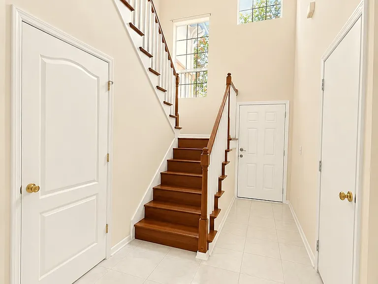 272 Beech Brook St — Photo 3
