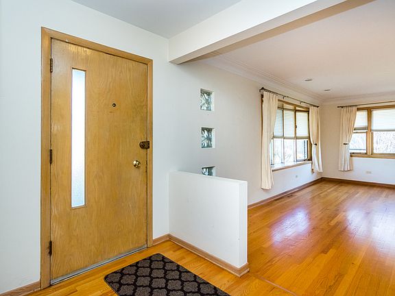 4th image of 3000 Sunnyside Ave