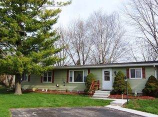 1503 Creek Rd, Burlington, WI 53105