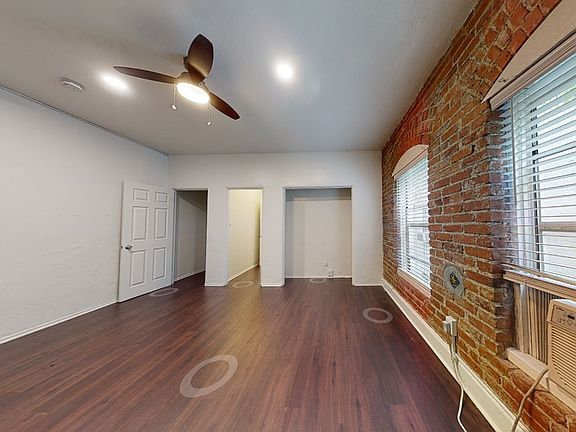 5th image of 3408 W Sunset Blvd #101