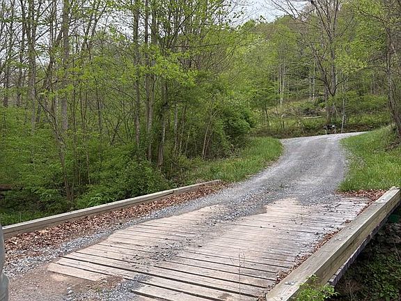 3rd image of 128 Triple C Rd