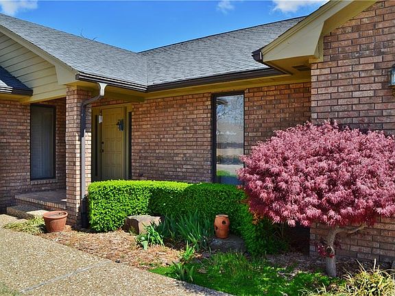 3rd image of 8216 Eagle Crest Dr