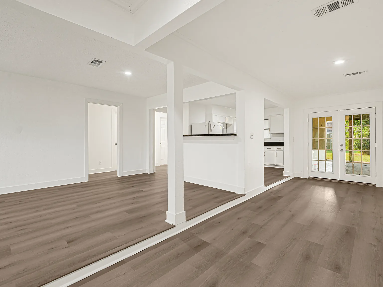 4 bed, 1487 sqft, $1,900 — Photo 3