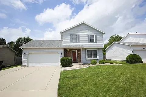 4 bed, 3.5 bath, 2695 sqft, $2,900 — Photo 1