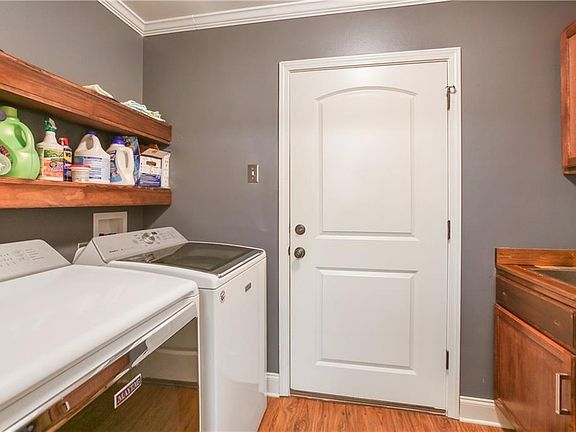 3rd image of 2045 Livaccari Dr