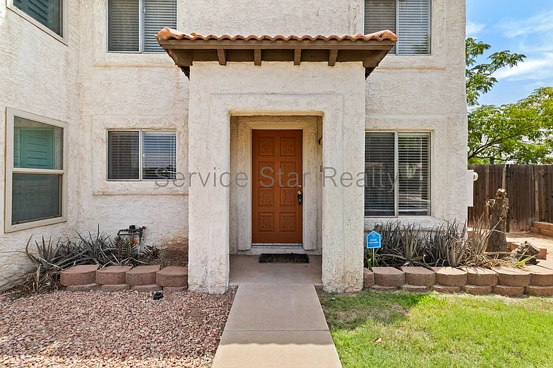 2 bed, 1.5 bath, 1188 sqft, $1,395 — Photo 2