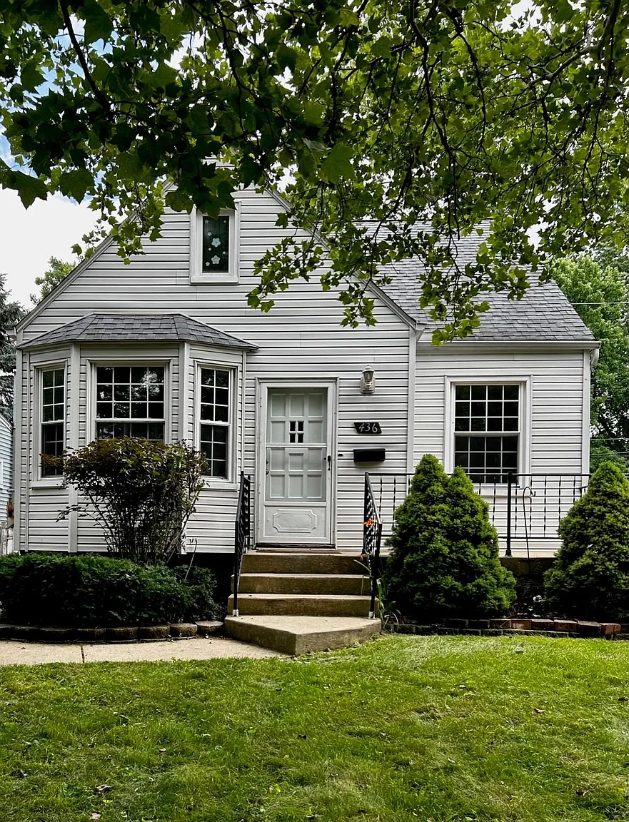 436 Laprairie St photo 1