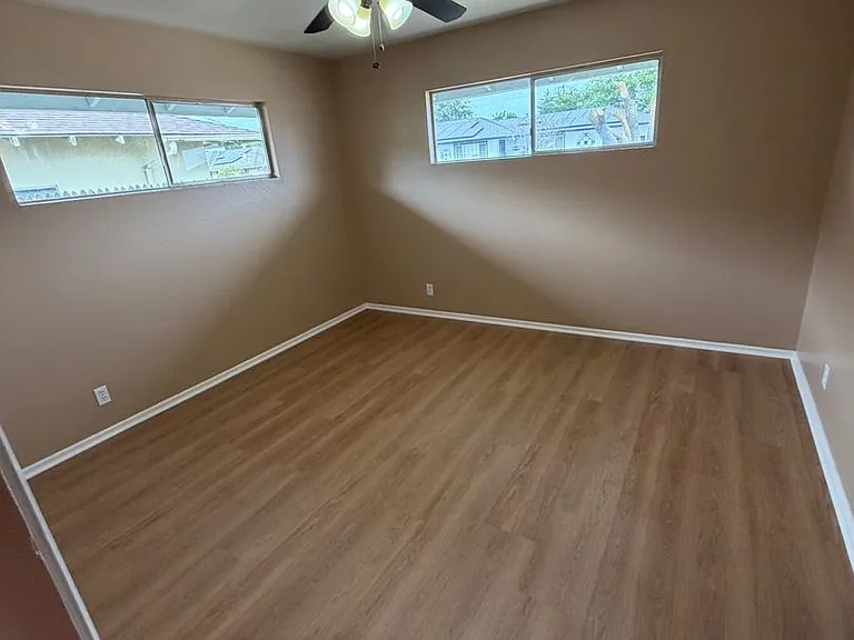 1513 Alpine Ln — Photo 8