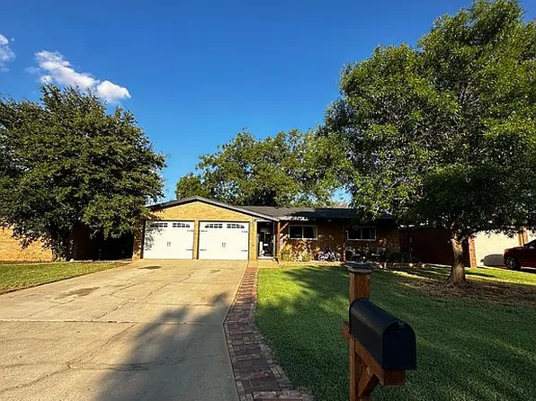 203 SW 16th St, Seminole, TX 79360