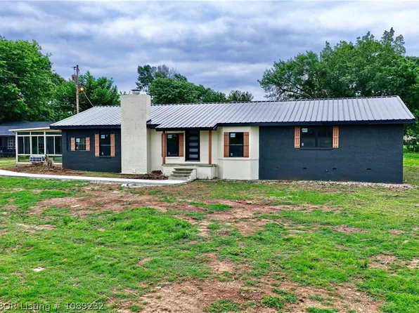 2700 N Witte St, Poteau, OK 74953