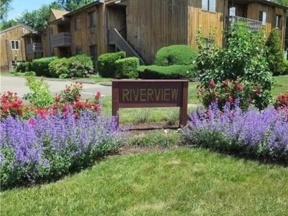5 Riverview Dr #5