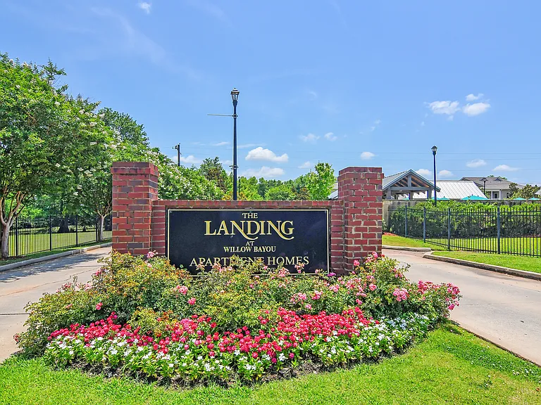 Landing at Willow Bayou Apartment Homes — Photo 26