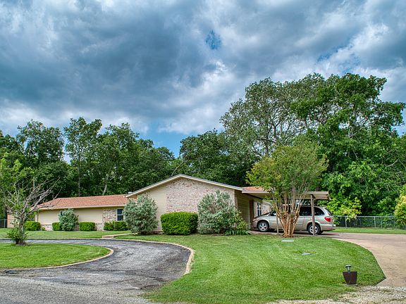 3rd image of 203 Mesa Dr