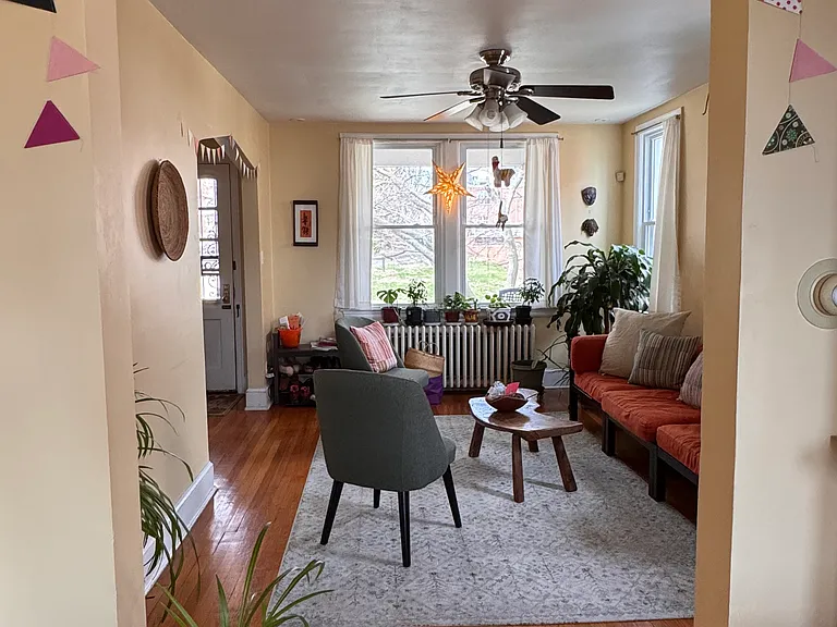 4437 13th St NE — Photo 2