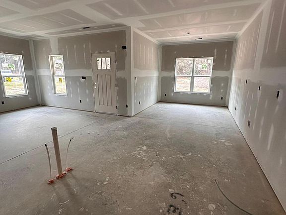 4th image of 131 Merle Road