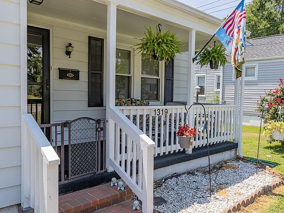5th image of 1319 Carolina St