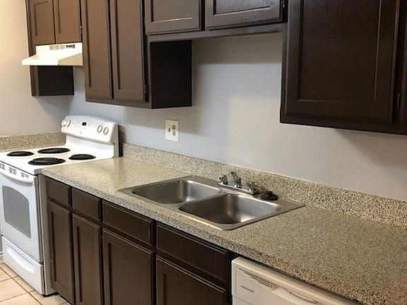 4th image of 2404 Windy Pine Ln