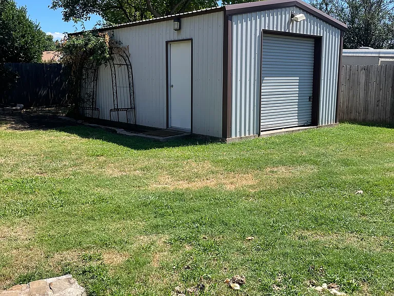 2215 Hunters Gln — Photo 29