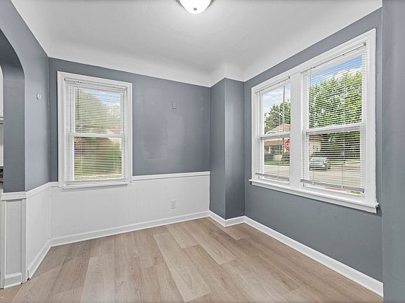 4th image of 15006 Crescentwood Ave