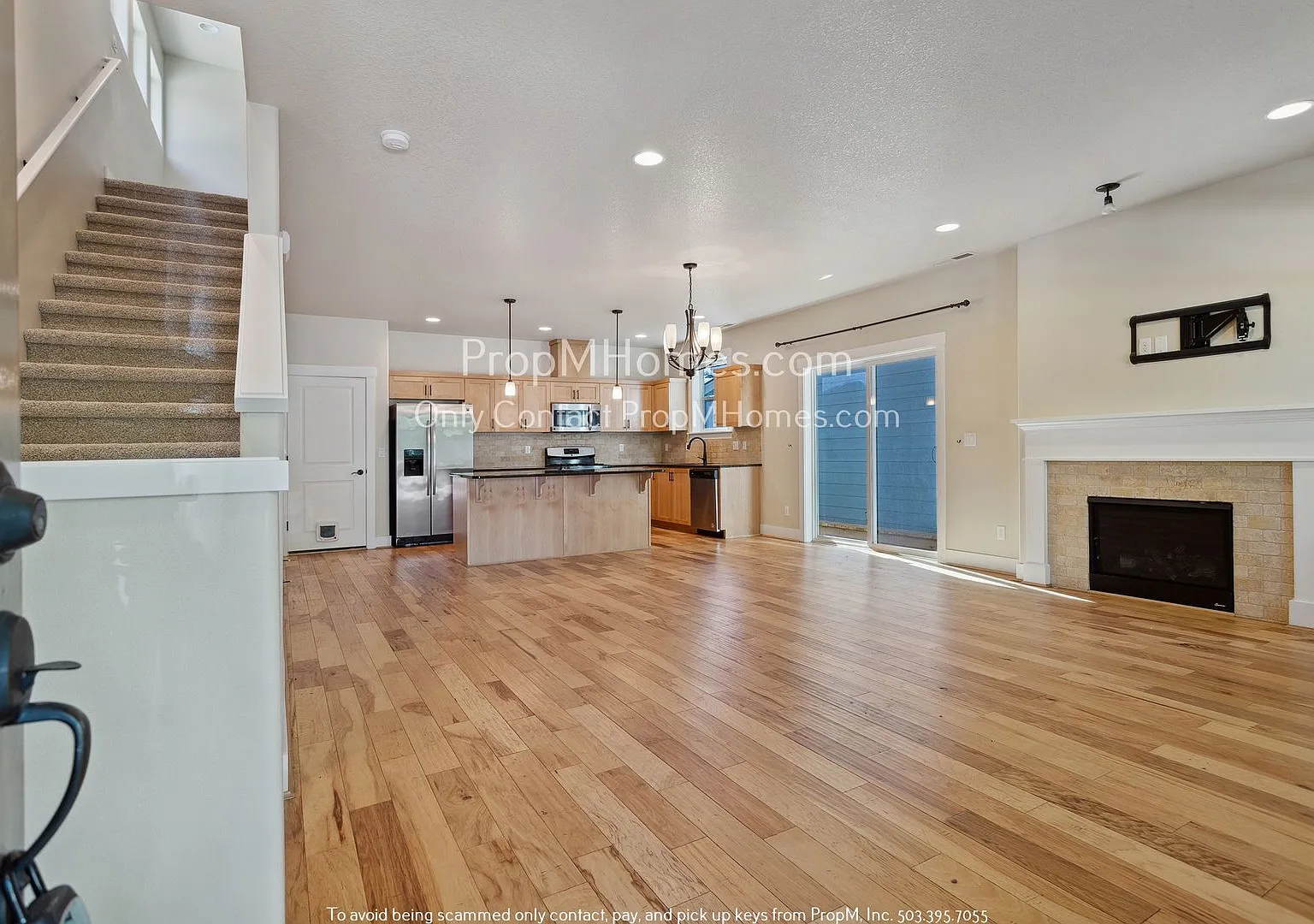 Charming Four-Bedroom, Home with Modern Comforts with A/C! 2 Miles from Nike WHQ & Intel! — Photo 3