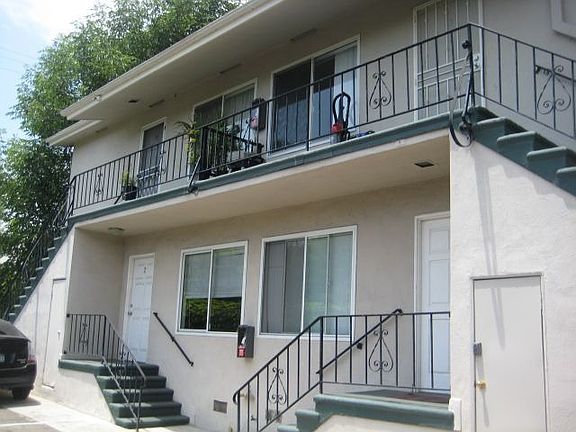 2nd image of 835 Larrabee St