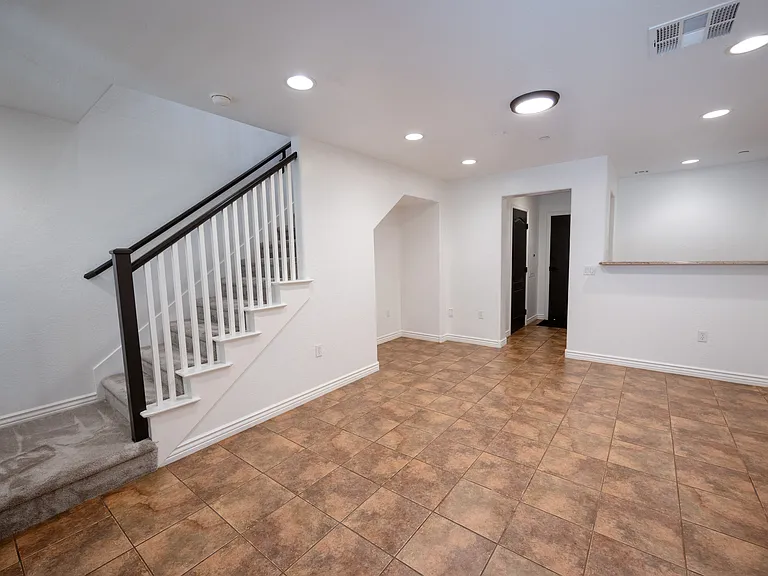 2445 E Montecito Ave — Photo 19