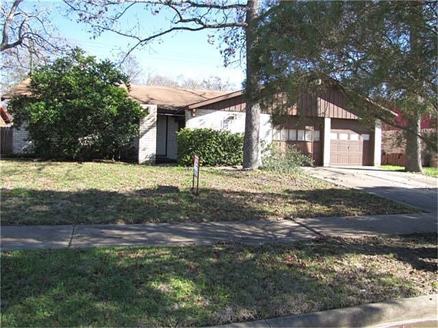 1st image of 8102 Royalwood Dr