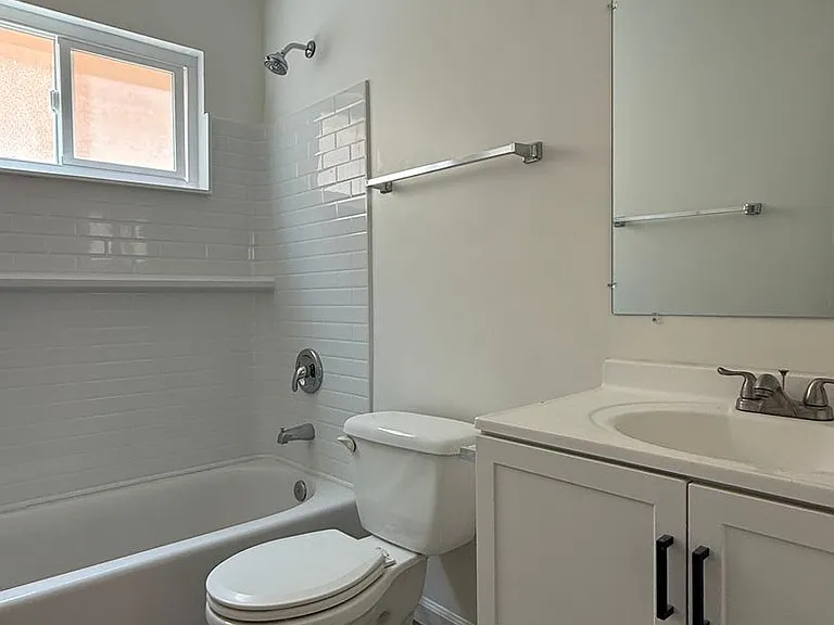 McClintock Apartments — Photo 20