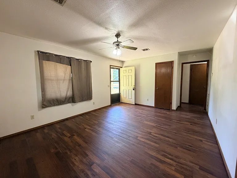306 Wilson Ave — Photo 6