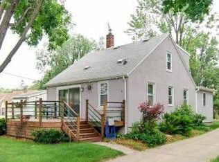192 McCarrons Blvd S, Roseville, MN 55113