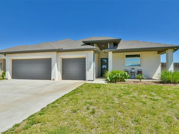 8201 NW 152nd Terr, Edmond, OK 73013