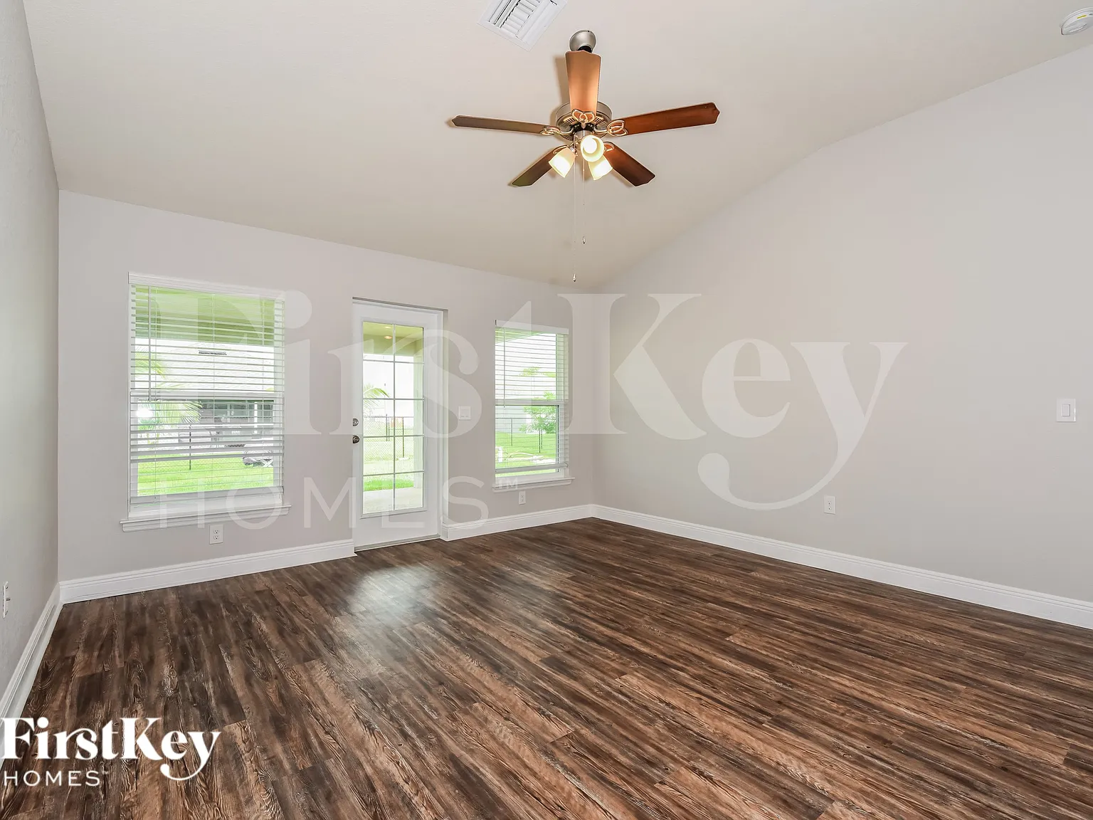 3 bed, 2.0 bath, 1489 sqft, $1,780 — Photo 2