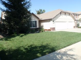 2830 W Newton Ct, Visalia, CA 93291
